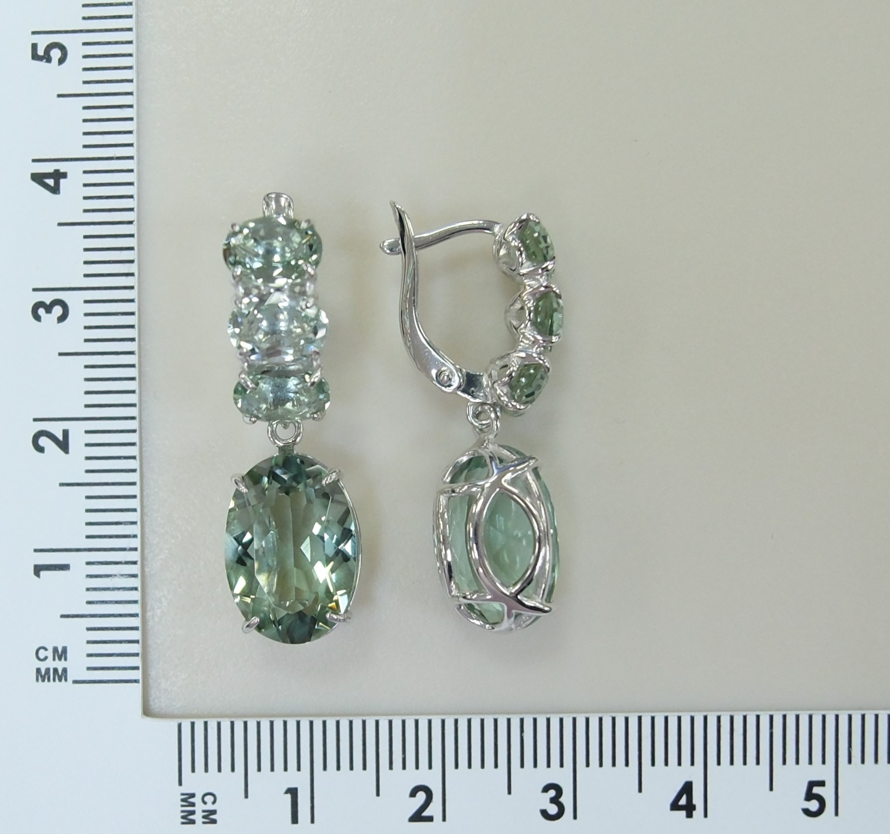 Серебряные серьги с празиолитами